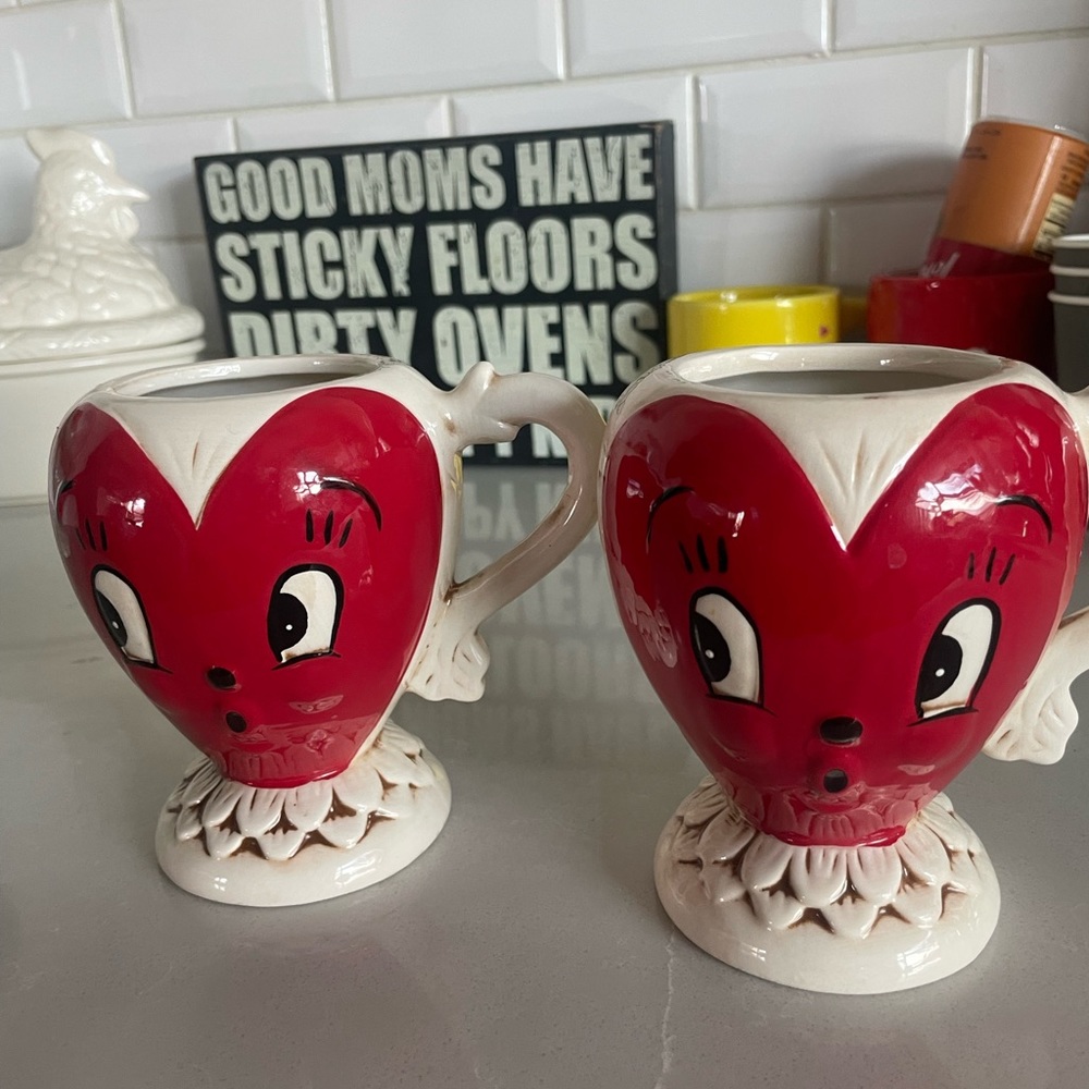 Vintage look/design coffee mug pair valentine heart love